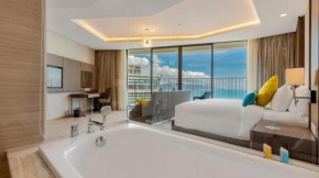 LYN Panorama Beachfront Studio
